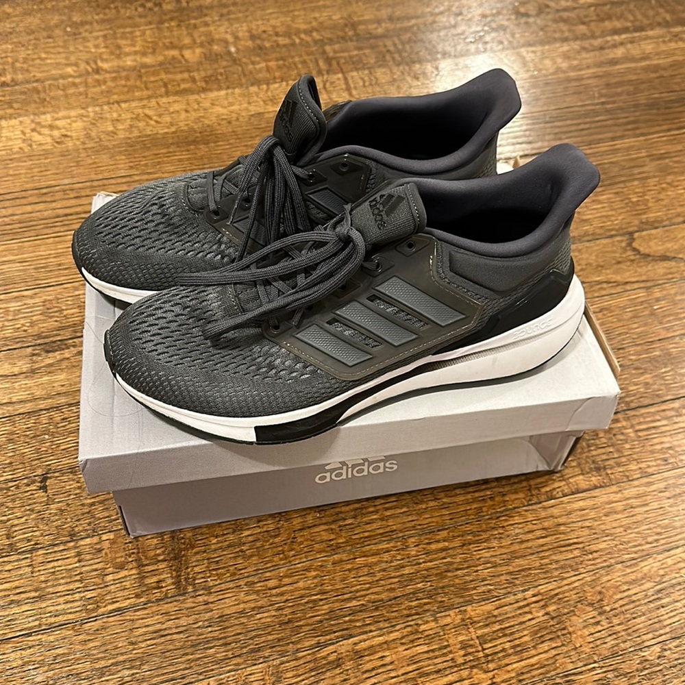 Adidas EQ21 Sneakers